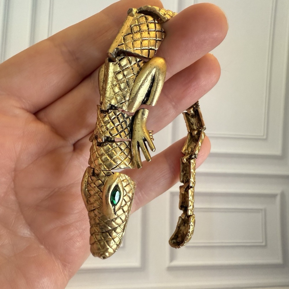 Rare! Vintage Lizard Shoulder Brooch Pin Gold Tone Scales Green Eyes Bag Charm